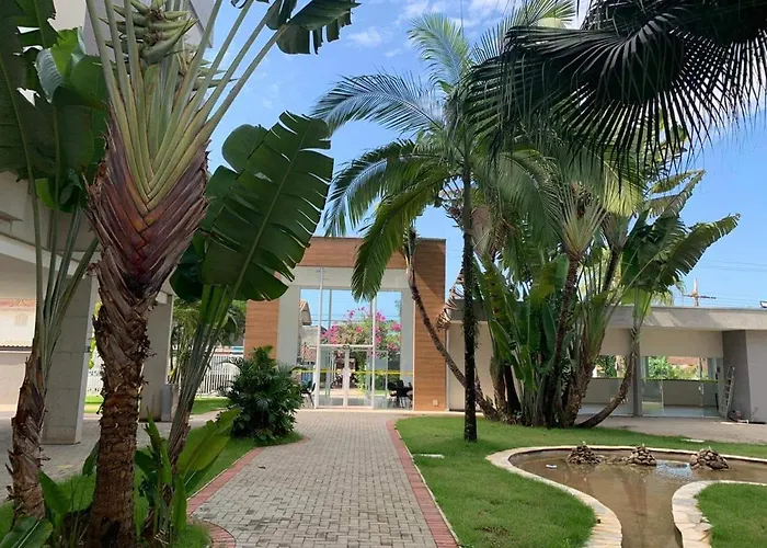 Apto 2 quartos a 350 metros da praia, churrasqueira na varanda, wi-fi, piscina, garagem coberta,telas de proteção, quadra beach tênis Ubatuba